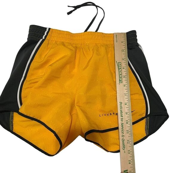NIKE xs Dri-Fit Livestrong Shorts - Picture 5 of 16